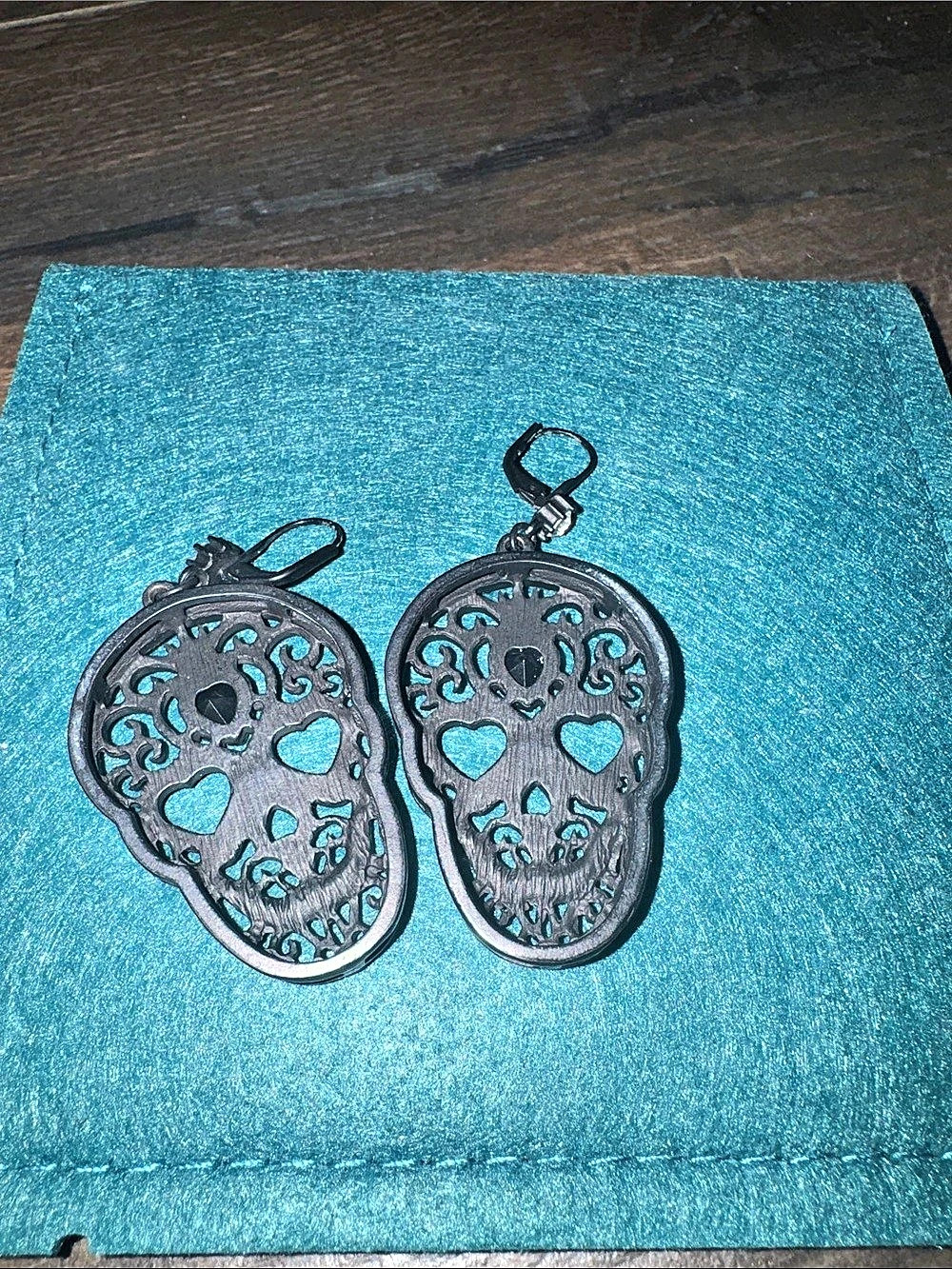 Black Filigree Heart Drop Earrings Like New